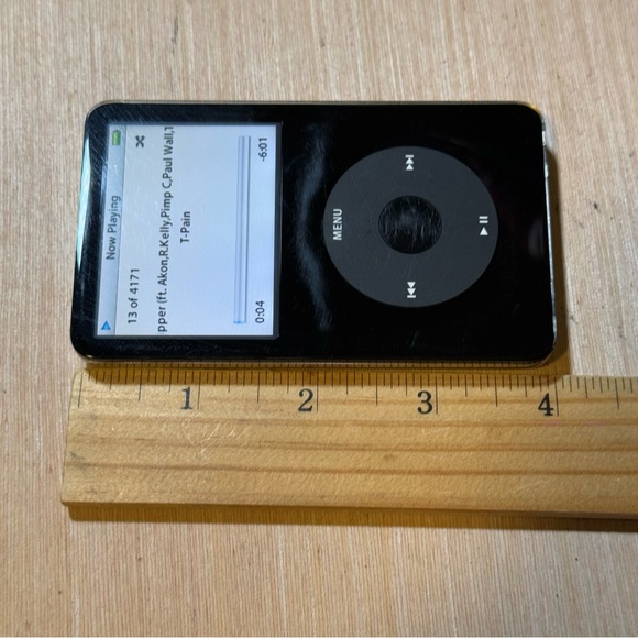 iPod Model:A1136 5thGen 30GB Blk Tested Good w/4171 Songs/Charger Read Info Blw! - Picture 13 of 14